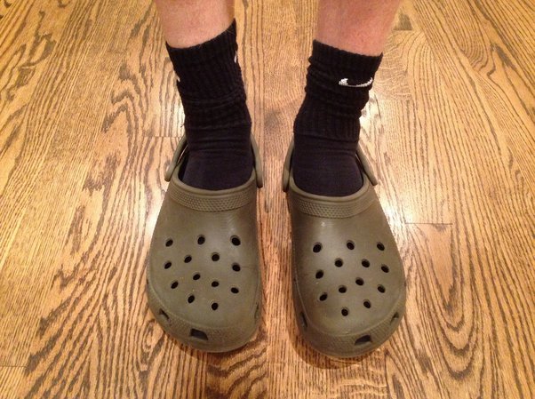 How To Wear Long Socks With Crocs?