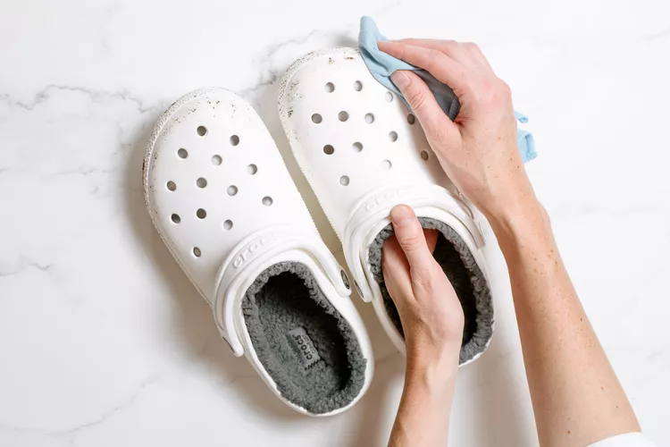 How To Clean White Crocs With Fur?