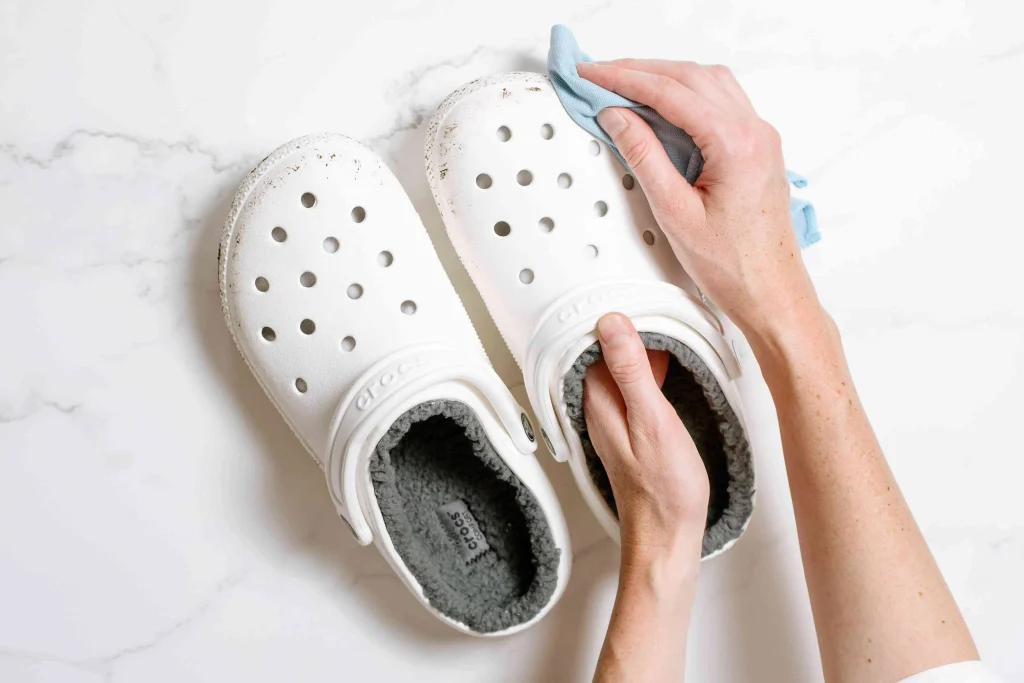 How To Clean Fuzzy Crocs That Stink? 